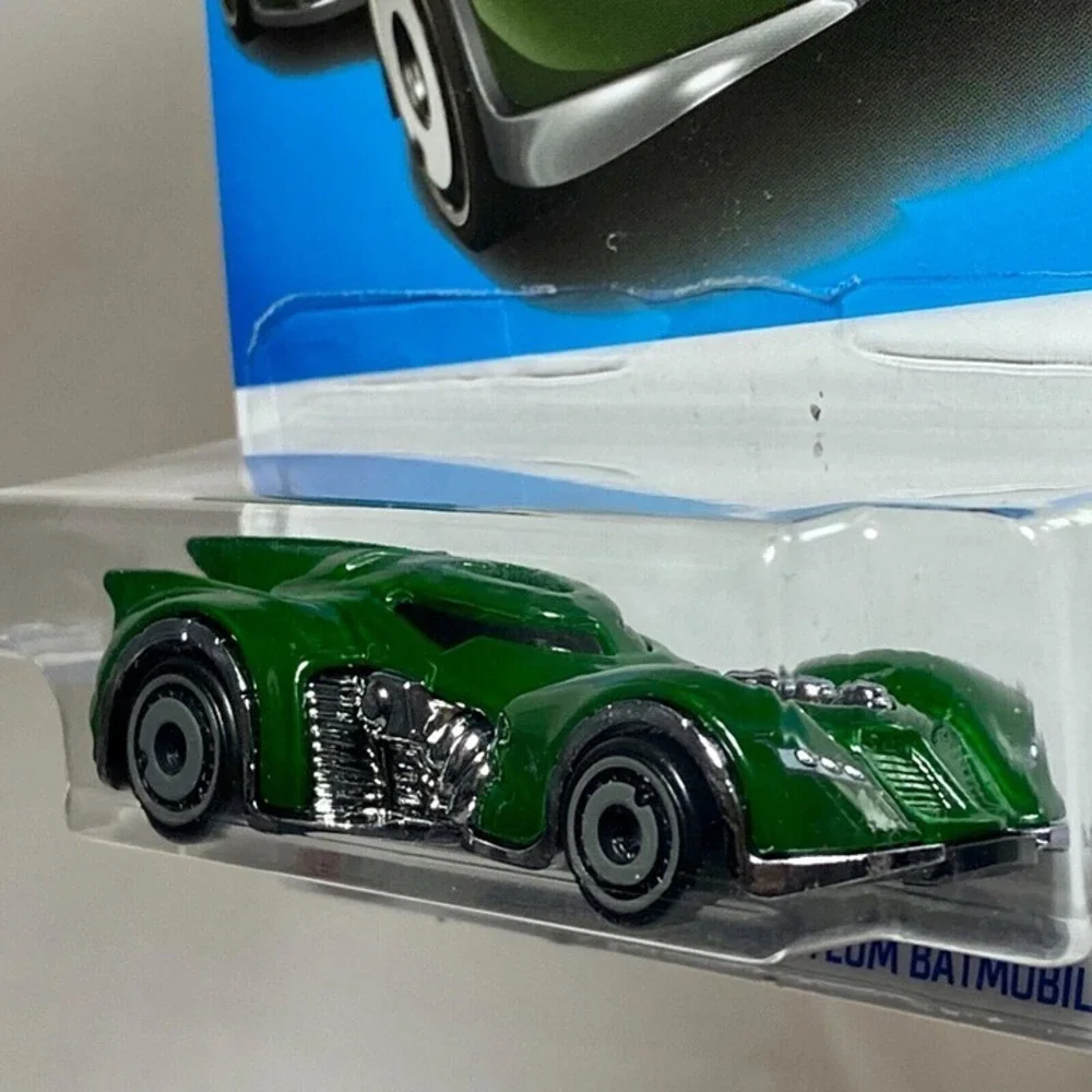 Hot Wheels Batman DC‎ Arkham Asylum Batmobile 32/250 Batman 2/5 Green NIP 2022